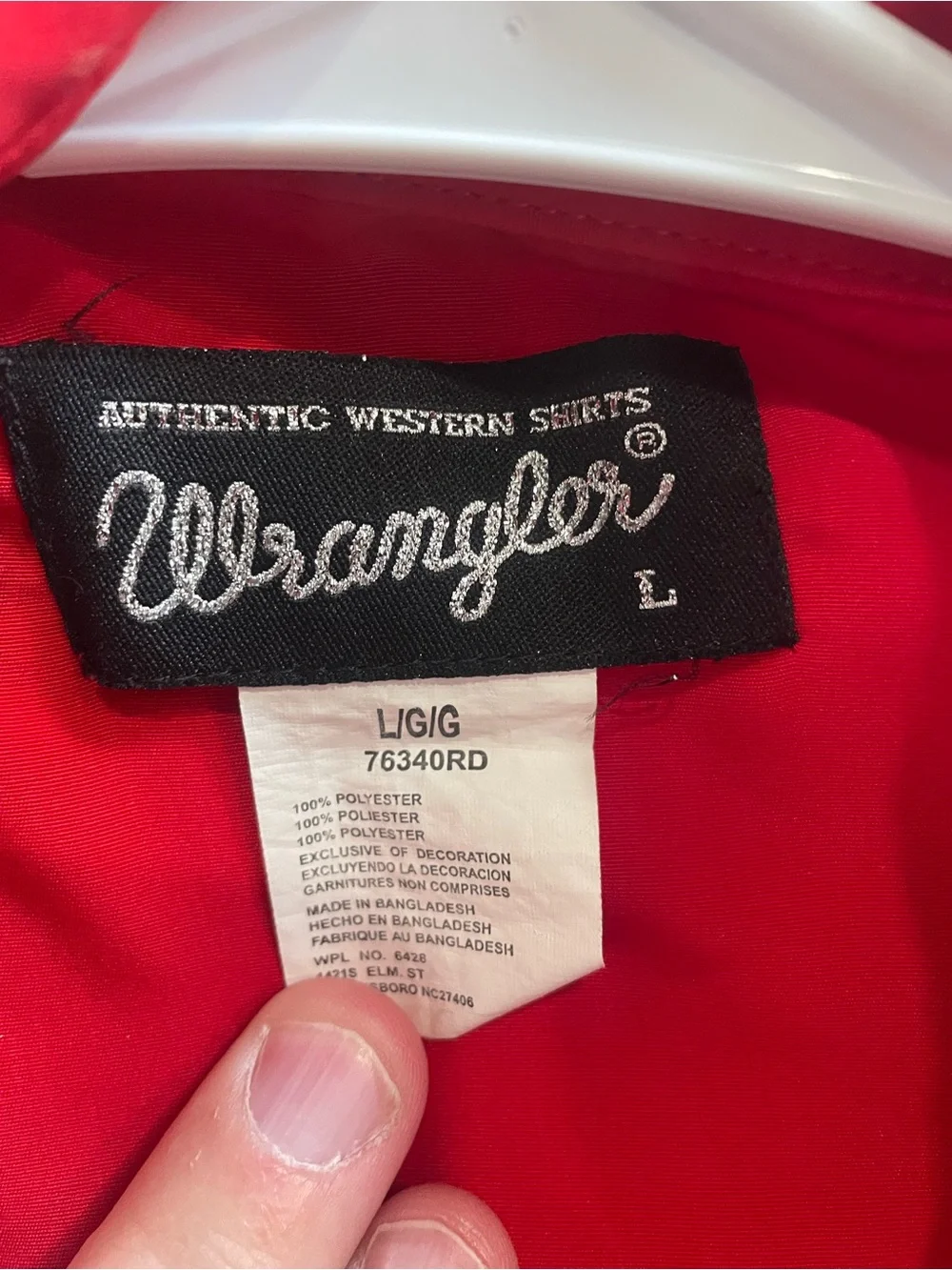 Wrangler Men’s Bright Red Short-Sleeve Button-Down Shirt - Picture 2 of 4